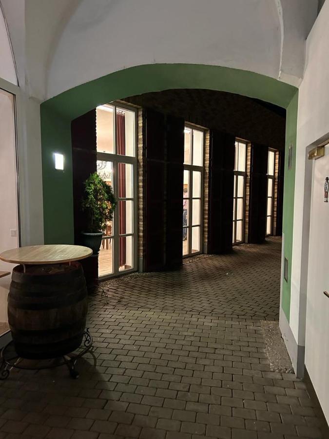 莱奥本 Gasthof Zum Greif酒店 外观 照片